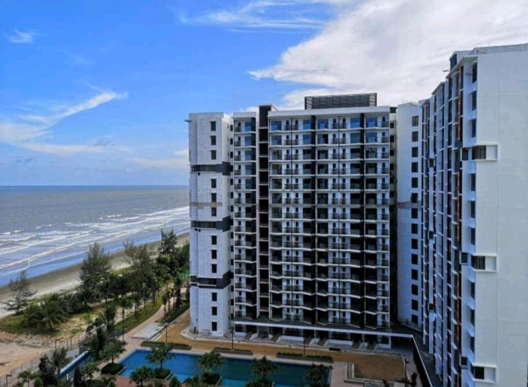 Timurbay Seafront Residence By Hardinahomes Kuantan Exterior photo
