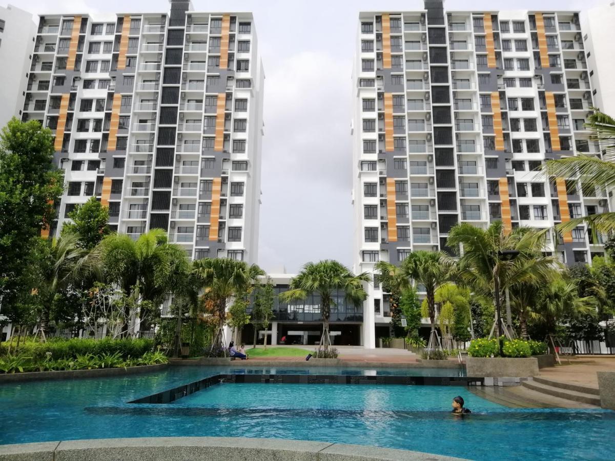 Timurbay Seafront Residence By Hardinahomes Kuantan Exterior photo